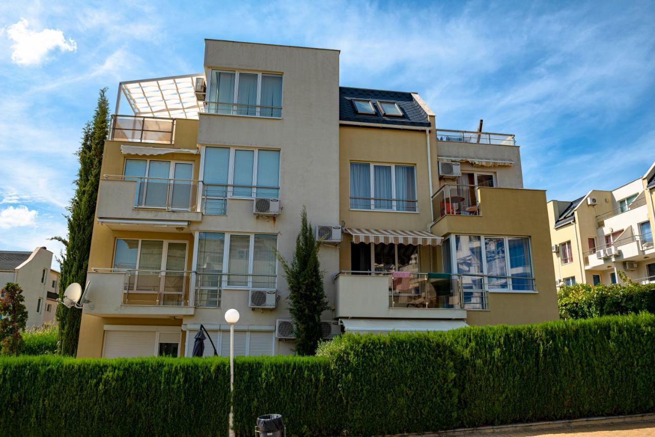 Menada Belle View Apartments Sveti Vlas Esterno foto