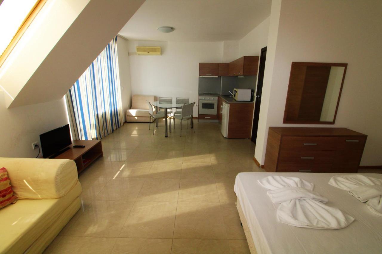 Menada Belle View Apartments Sveti Vlas Esterno foto