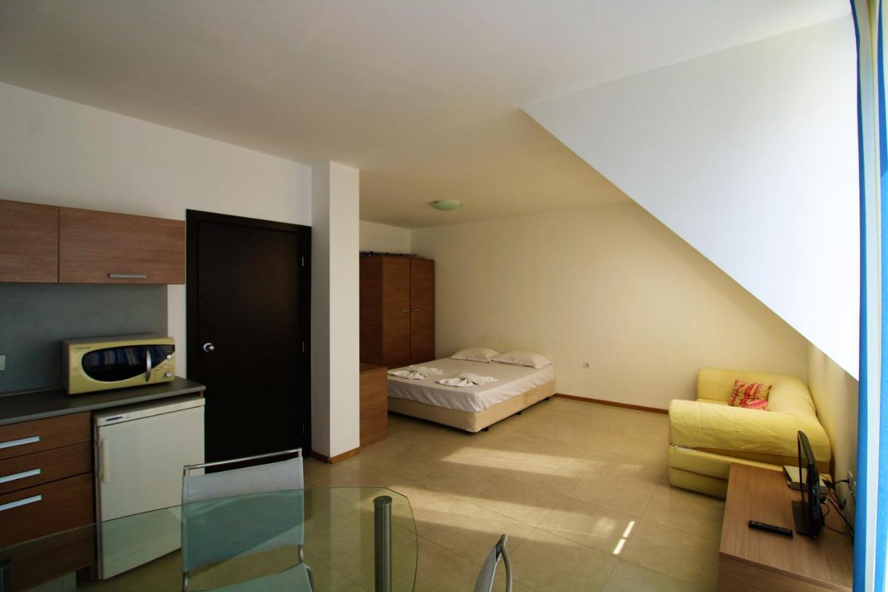 Menada Belle View Apartments Sveti Vlas Esterno foto