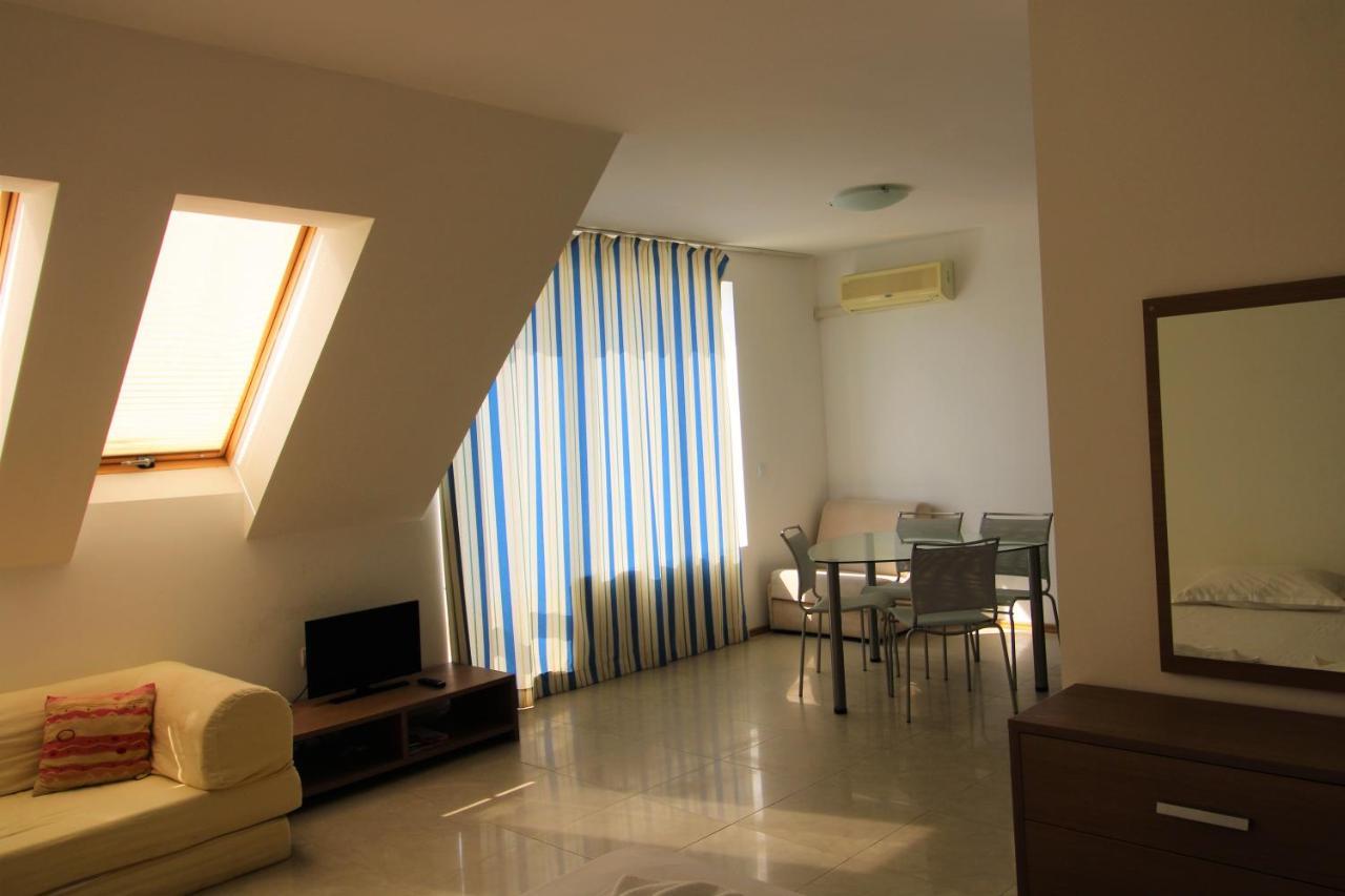 Menada Belle View Apartments Sveti Vlas Esterno foto