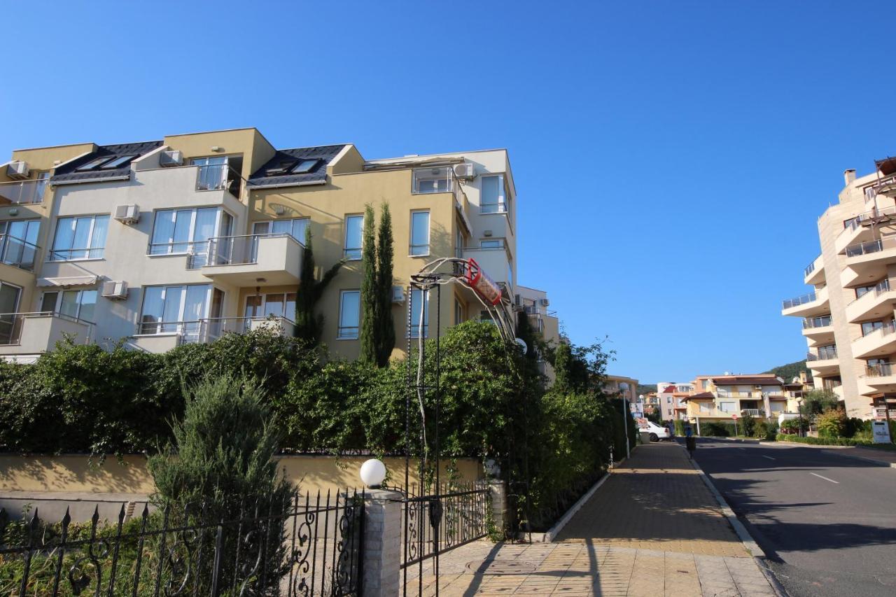 Menada Belle View Apartments Sveti Vlas Esterno foto