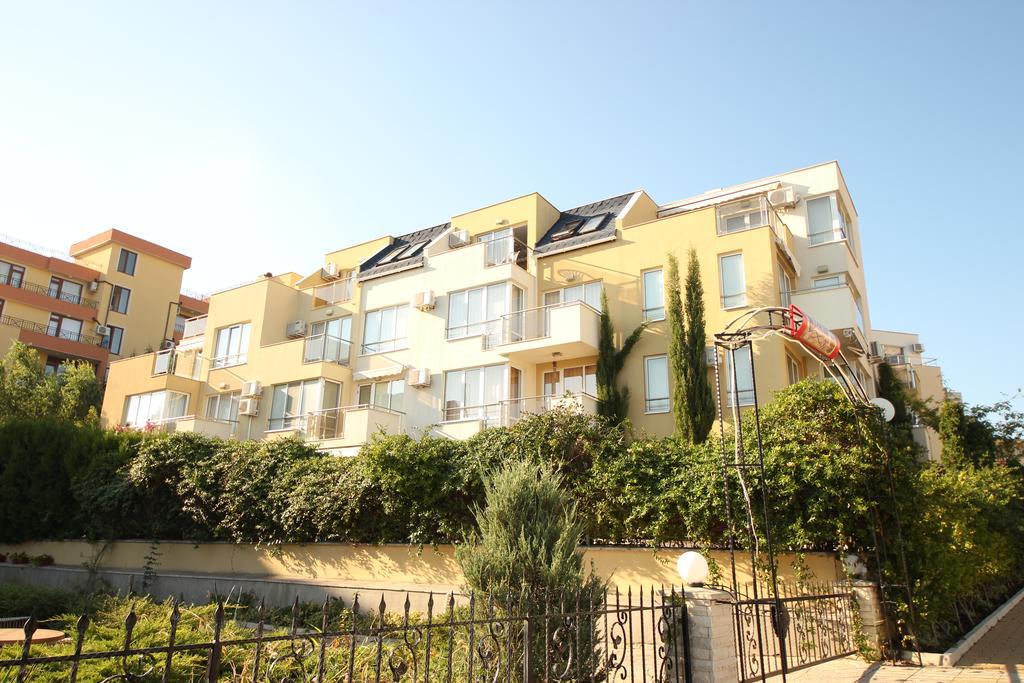 Menada Belle View Apartments Sveti Vlas Esterno foto