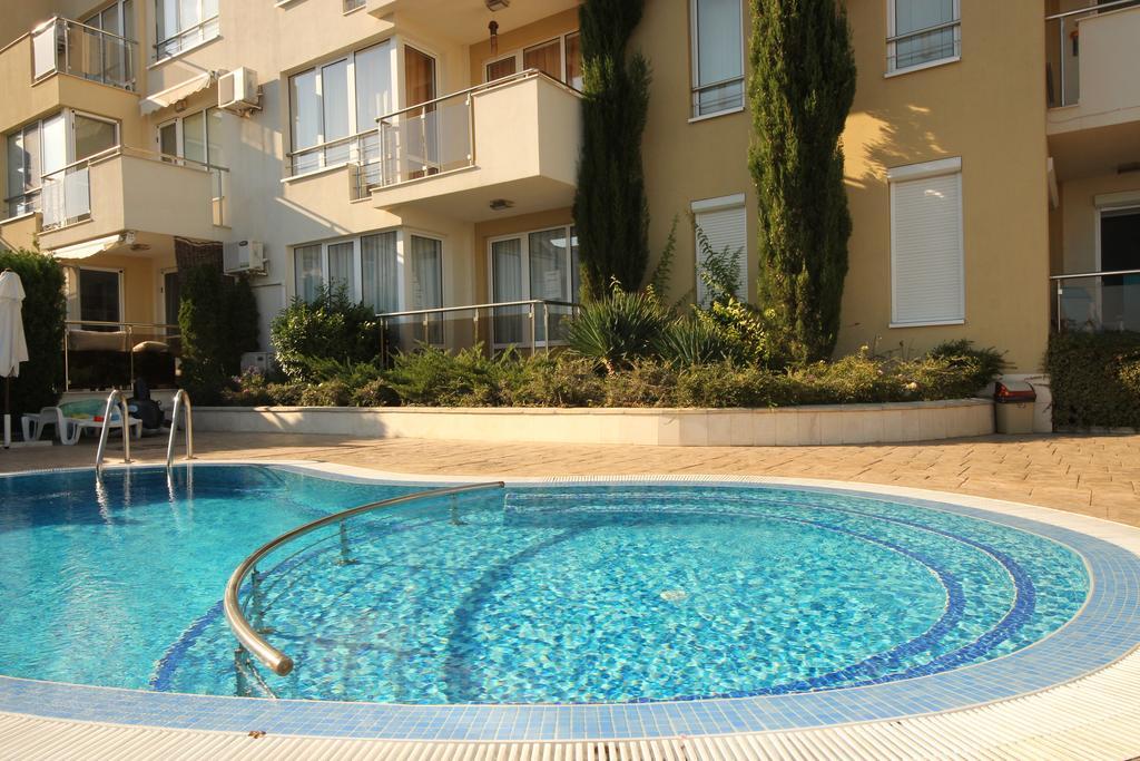 Menada Belle View Apartments Sveti Vlas Esterno foto