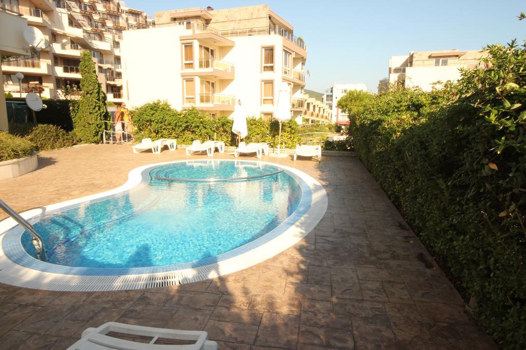 Menada Belle View Apartments Sveti Vlas Esterno foto